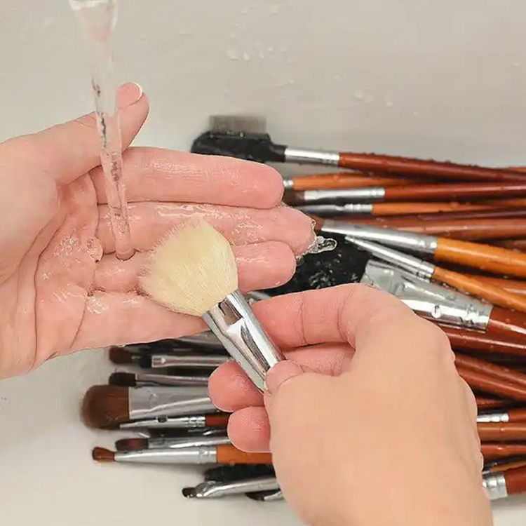 Ang Joyrich (Huizhou) Cosmetics ay nagtuturo sa iyo kung paano linisin ang mga brushes ng makeup na hakbang -hakbang